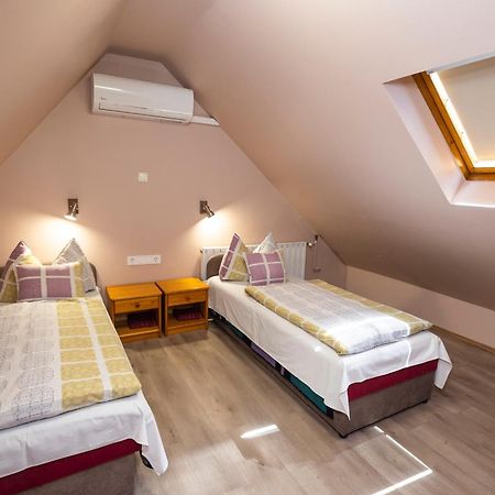 Cecey Apartman Eger Extérieur photo