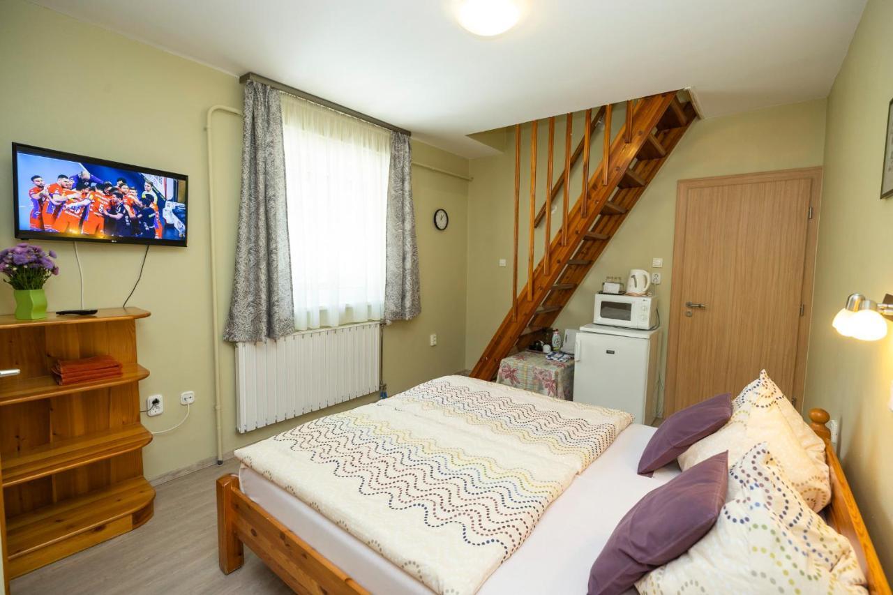 Cecey Apartman Eger Extérieur photo