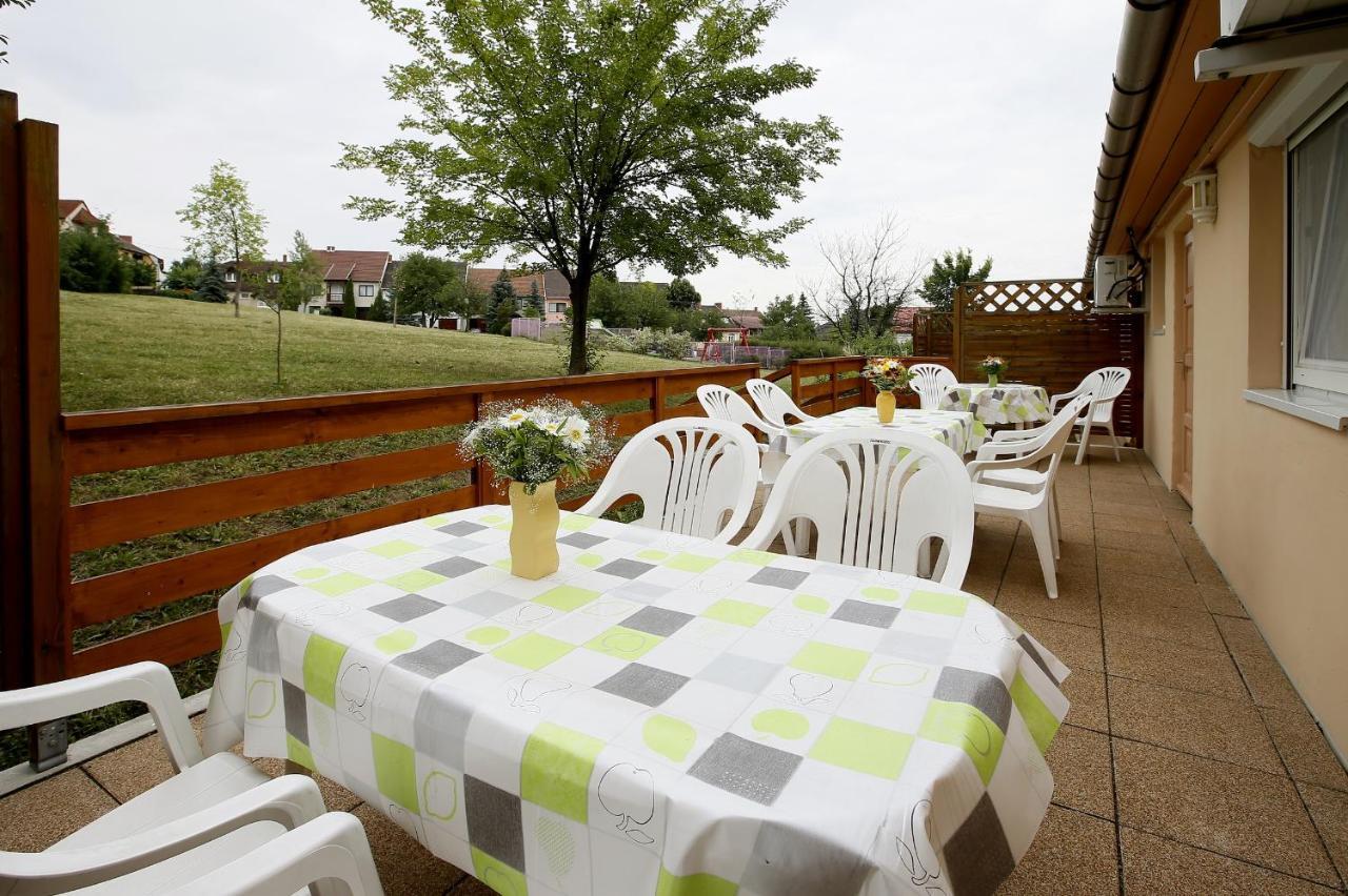 Cecey Apartman Eger Extérieur photo